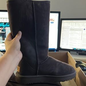 Ugg’s brown boots